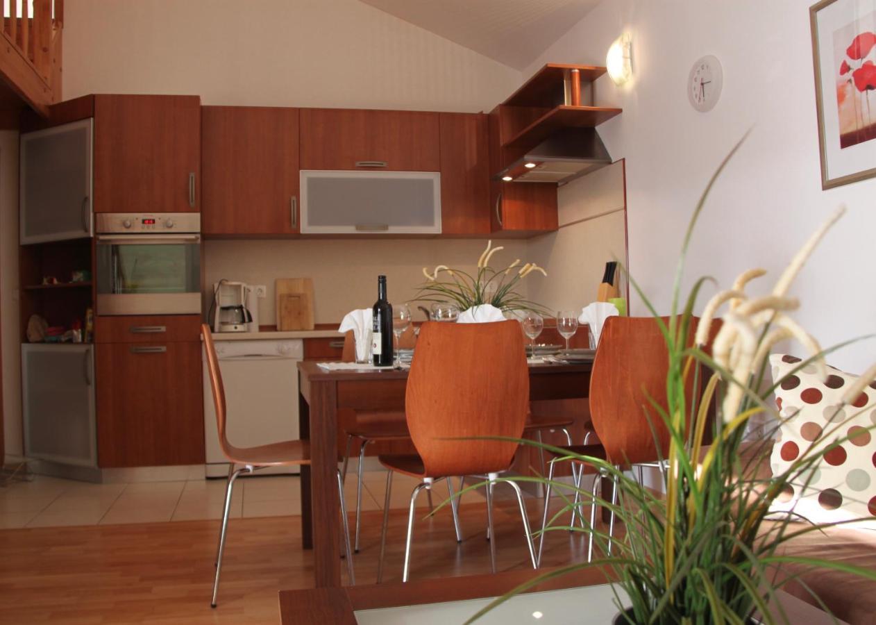 Gallery Apartman Nada Жаборич Экстерьер фото